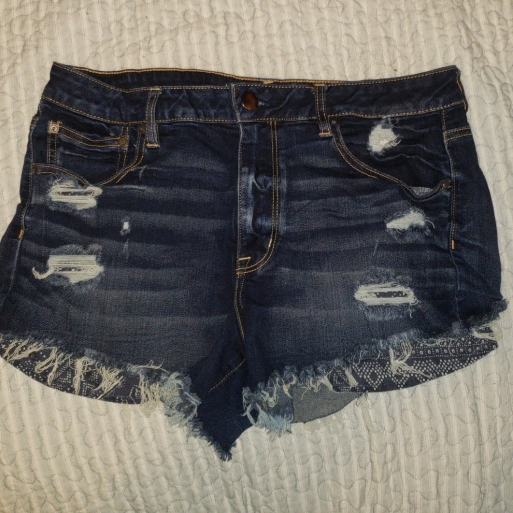 American Eagle High Rise Festival Shorts